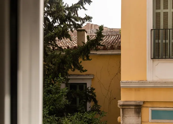 Elia Cosy In The Heart Of Plaka